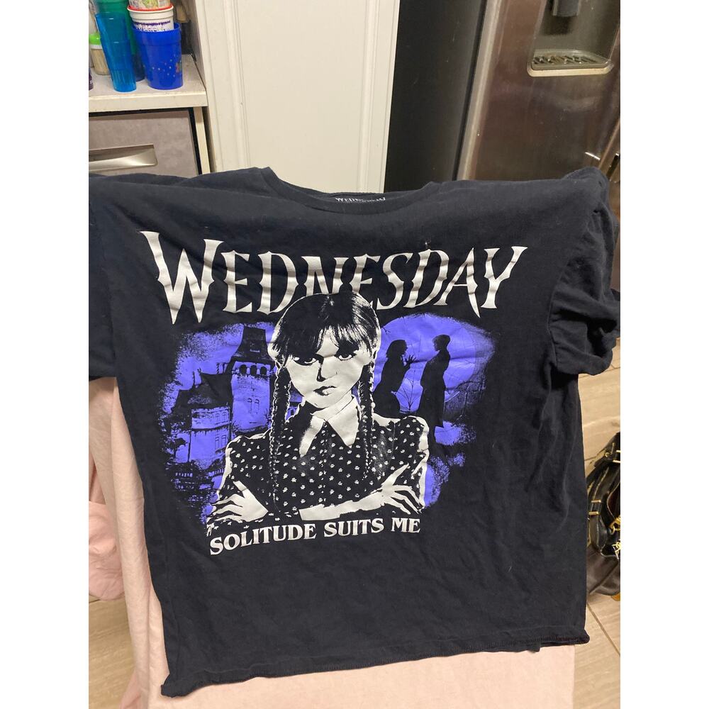 Black Wednesday Solitude Suits Me Shirt Size Large Adams Family